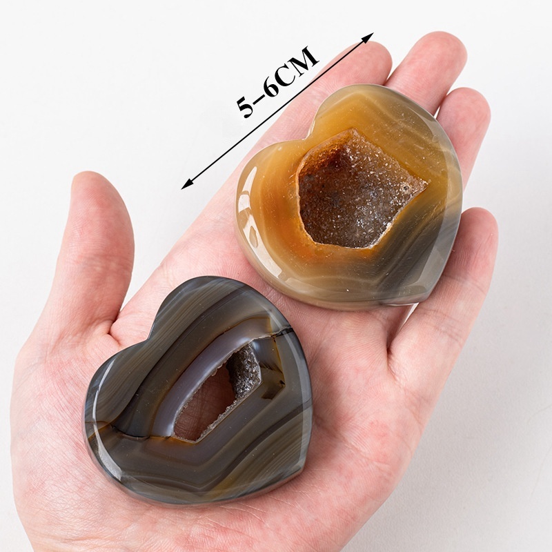 Natural agate love crystal cave ornaments crystal raw stone polished heart-shaped ornaments