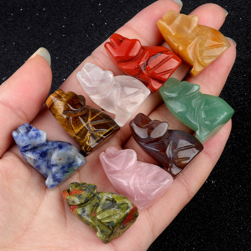 1in Carved Wolf Natural Crystal Agate Stone Mini Animal Craft Pendant