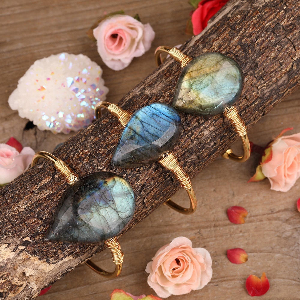 Natural crystal teardrop-shaped bracelet labradorite quartz bracelet