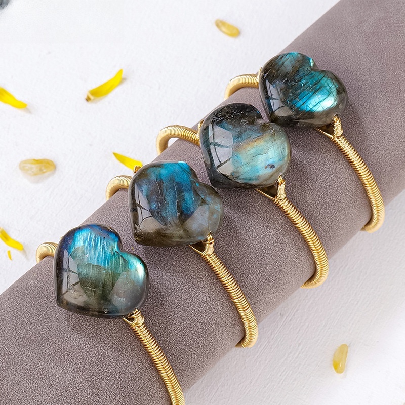 Natural crystal blue light labradorite love bracelet hand-woven heart-shaped moonstone ladies bracelet