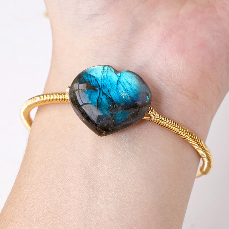 Natural crystal blue light labradorite love bracelet hand-woven heart-shaped moonstone ladies bracelet