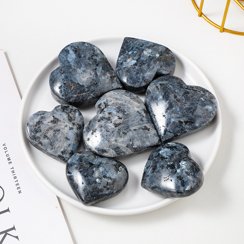 Glittering stone heart-shaped ornaments Glittering stone hand-held ornaments