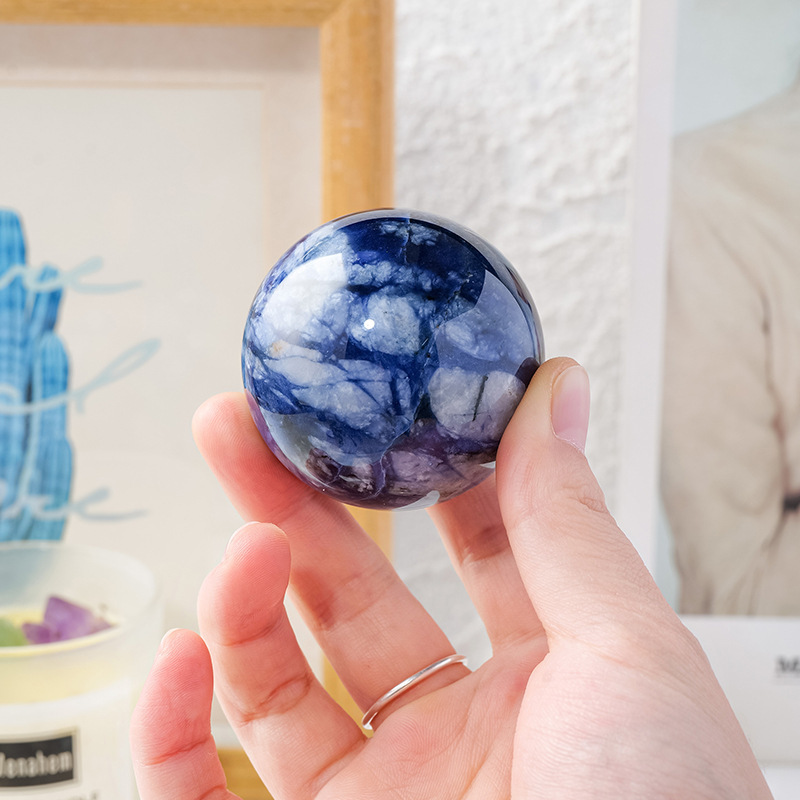Natural crystal blue and white porcelain ball original stone polished ornaments