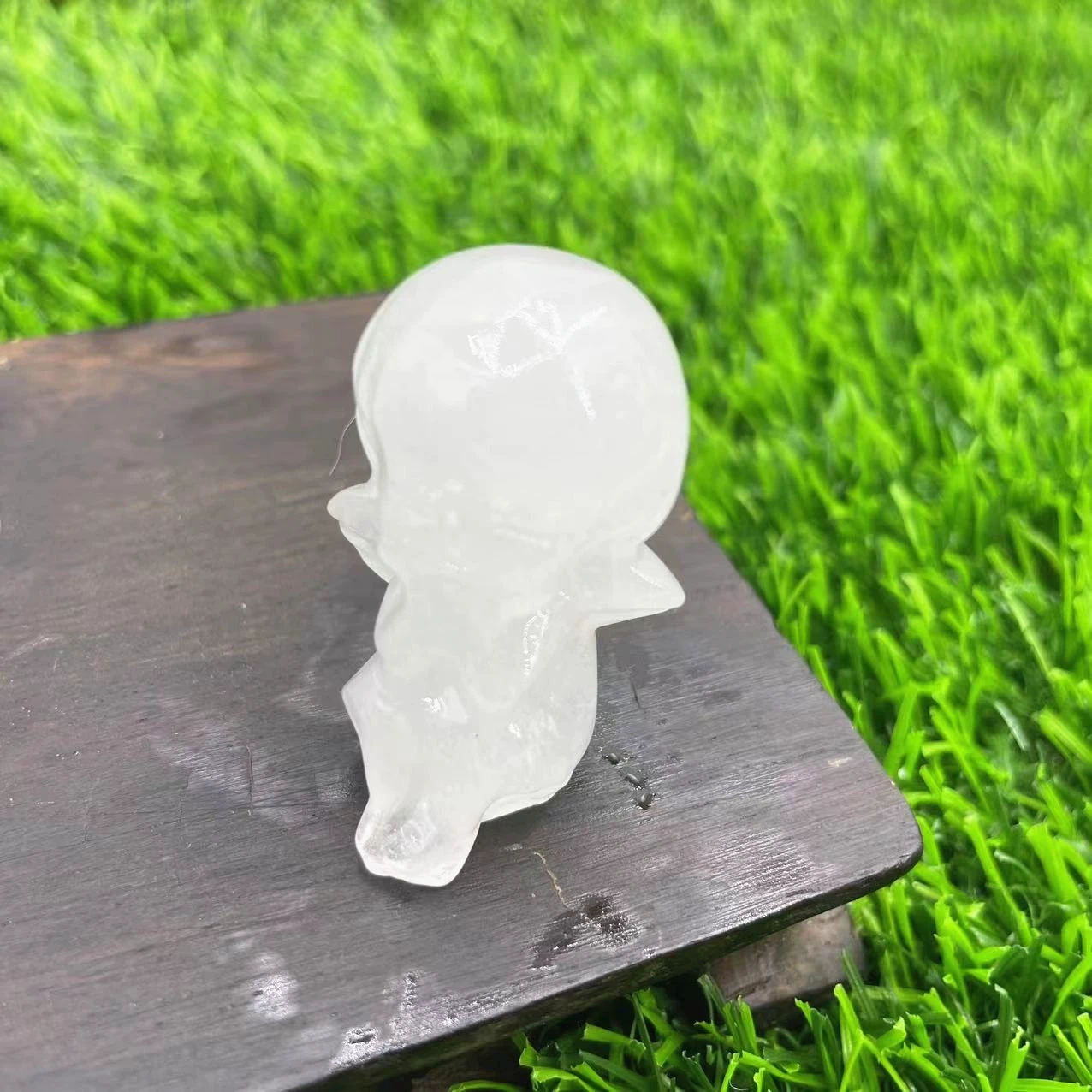 4cm Natural semi-precious stone for little girl's chin, cute little angel with semi-precious stone