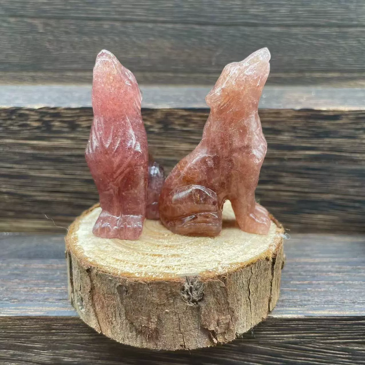 2 inches natural stone carving ornaments crystal wolf semi-precious stone home ornaments facing the sky wolf