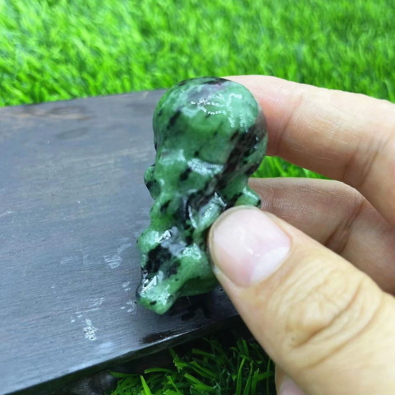 4cm Natural semi-precious stone for little girl's chin, cute little angel with semi-precious stone