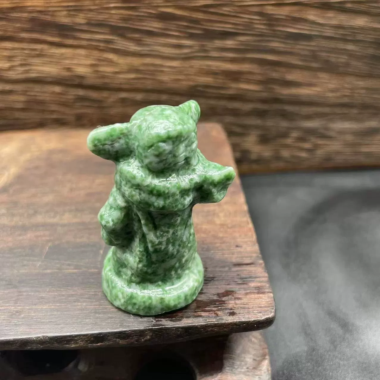Crystal yoda 4 cm semi-precious stone carving Yoda rose quartz white crystal purple mica