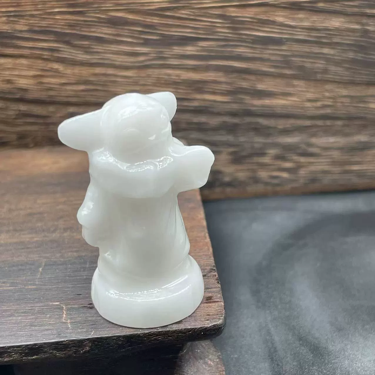 Crystal yoda 4 cm semi-precious stone carving Yoda rose quartz white crystal purple mica