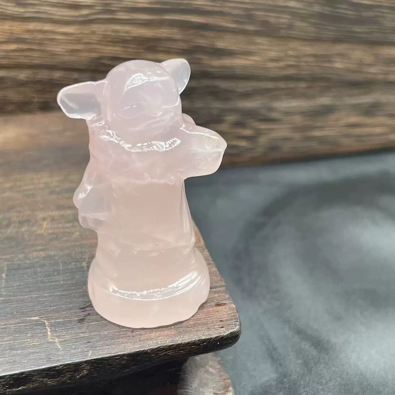 Crystal yoda 4 cm semi-precious stone carving Yoda rose quartz white crystal purple mica