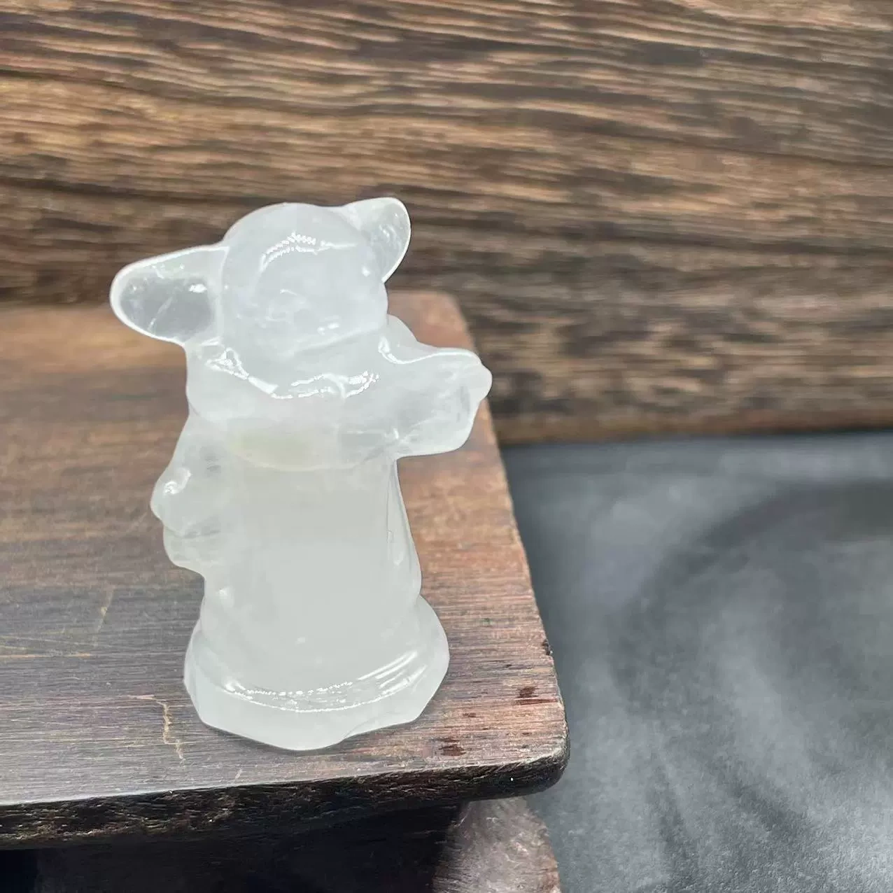 Crystal yoda 4 cm semi-precious stone carving Yoda rose quartz white crystal purple mica