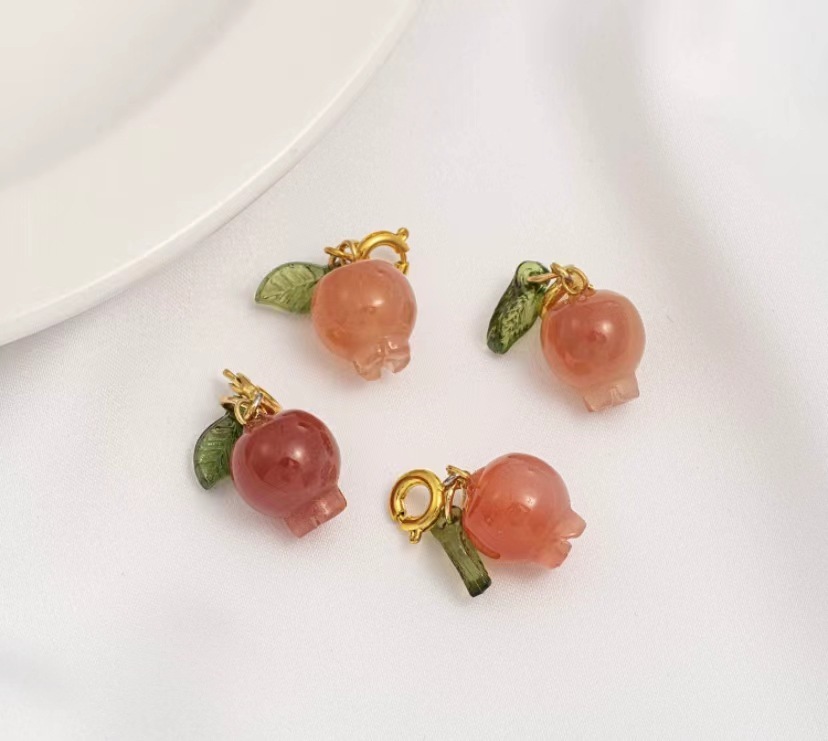 Natural crimson charm accessories collection, 10 pieces per pack