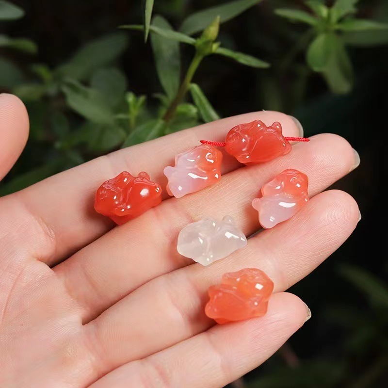 25 Pieces/Bag-Natural red salt source agate jade Papa Rabbit cute bracelet small accessories