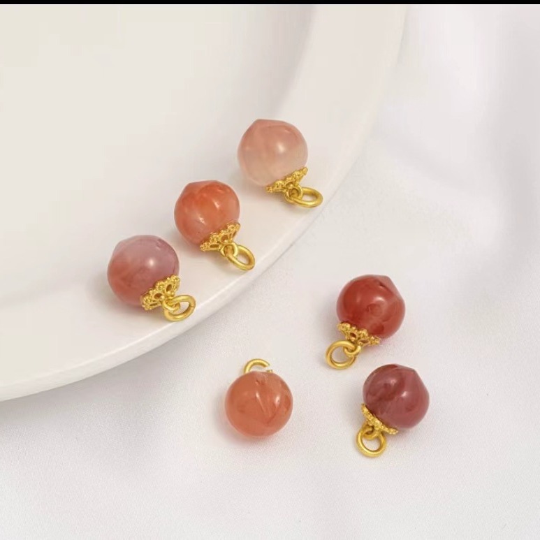 Natural crimson charm accessories collection, 10 pieces per pack