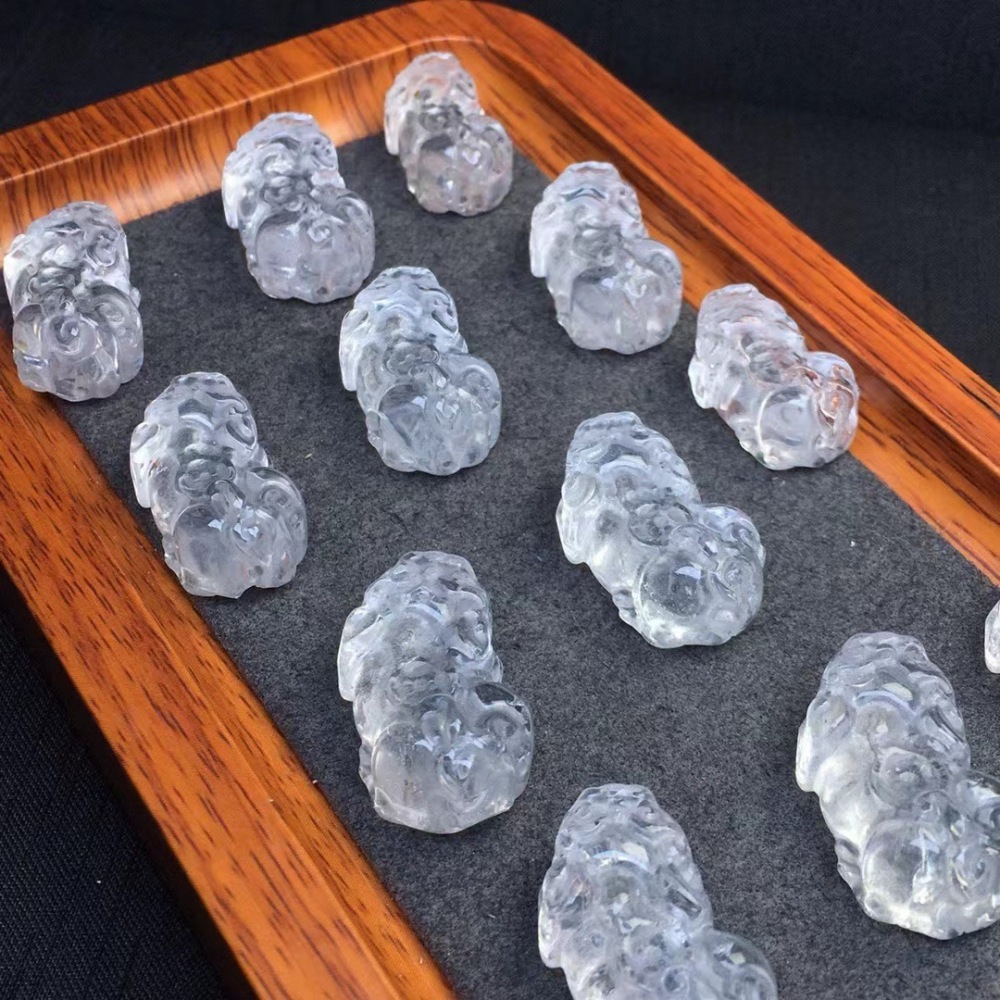 25 Pieces/Bag-Natural white crystal crooked head Pixiu accessories DIY niche crystal carvings