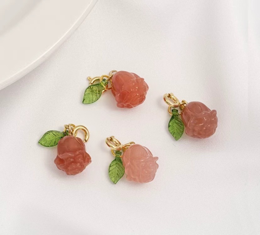 10pcs/BagNatural crimson charm accessories collection