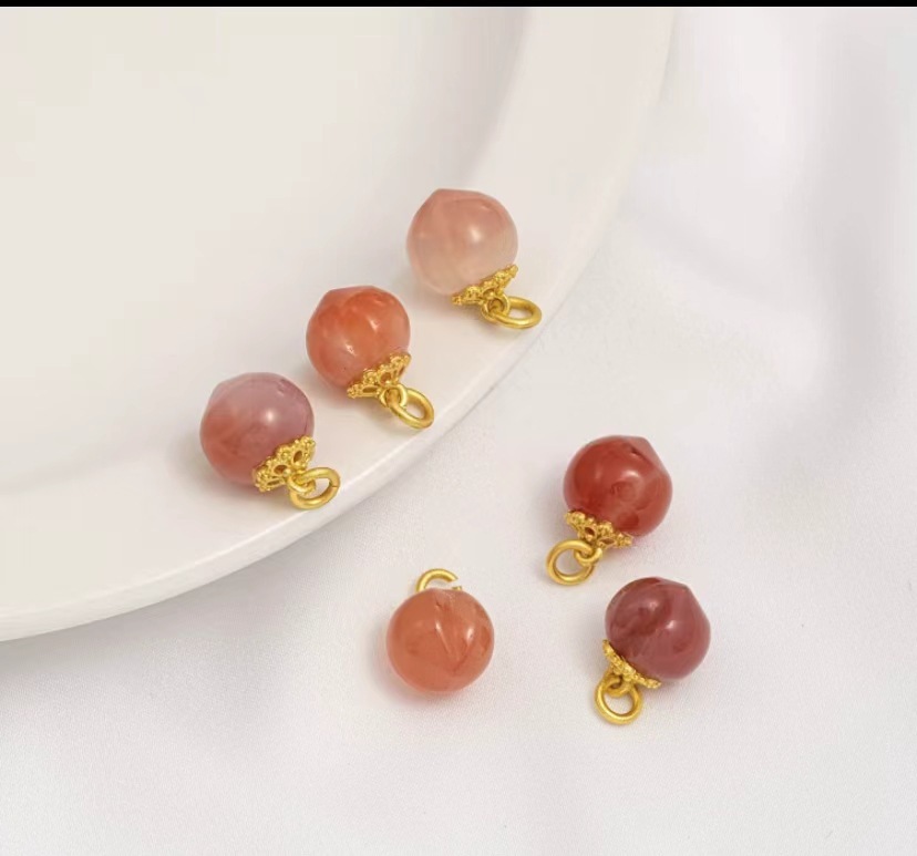10pcs/BagNatural crimson charm accessories collection