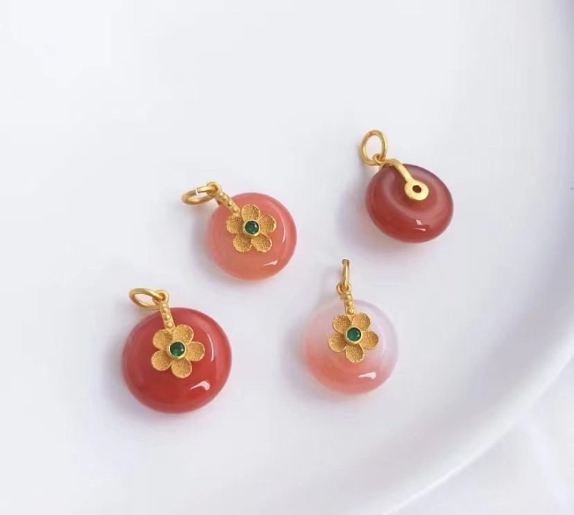 Natural crimson charm accessories collection, 10 pieces per pack