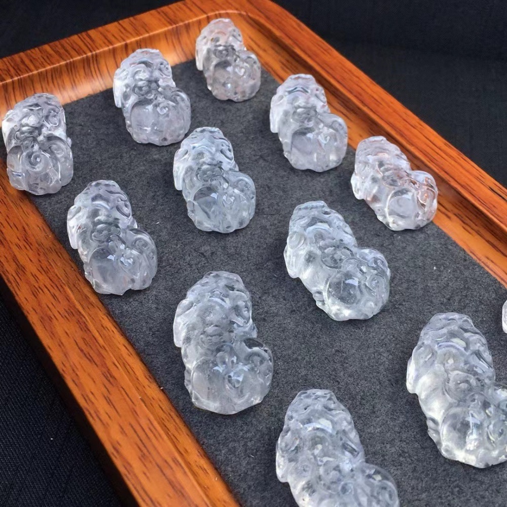 25 Pieces/Bag-Natural white crystal crooked head Pixiu accessories DIY niche crystal carvings