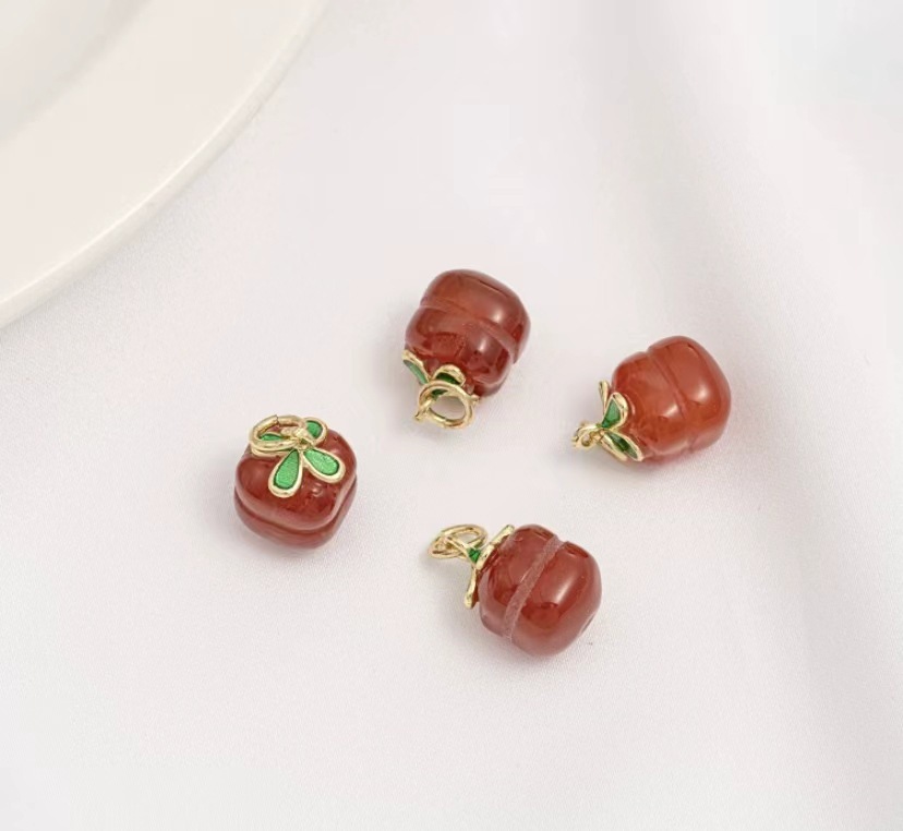 Natural crimson charm accessories collection, 10 pieces per pack