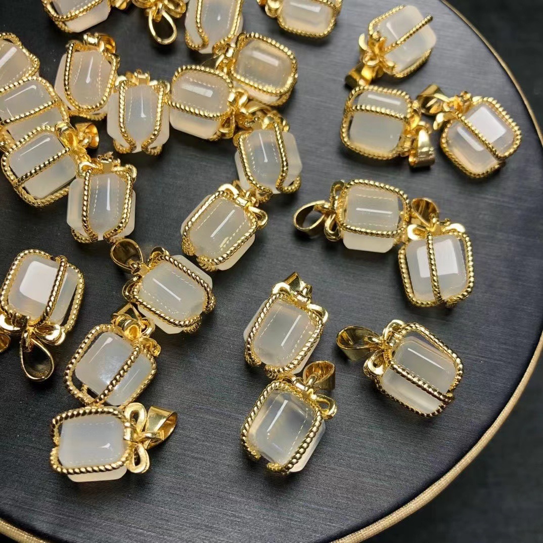 100 Pieces/Bag-Natural white agate sugar cube 10*10m lychee jelly gift box diy string jewelry