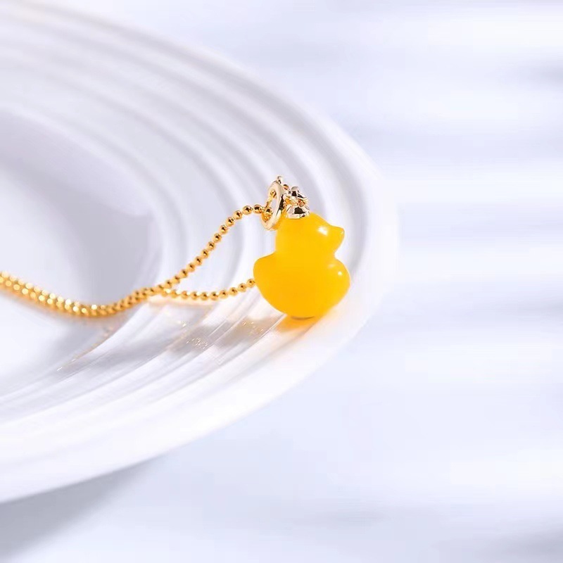 Natural carved yellow duck pendant, cheering duck crystal DIY accessories