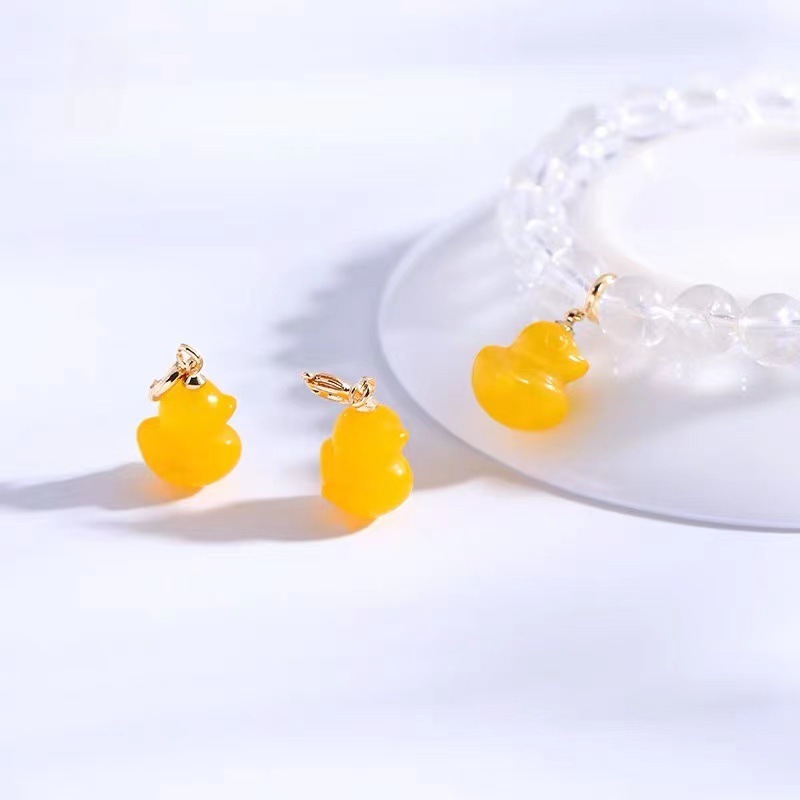 Natural carved yellow duck pendant, cheering duck crystal DIY accessories