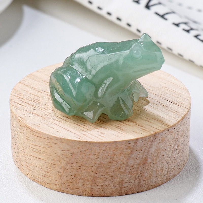 Natural crystal frog carvings Crystal raw stone animal ornaments