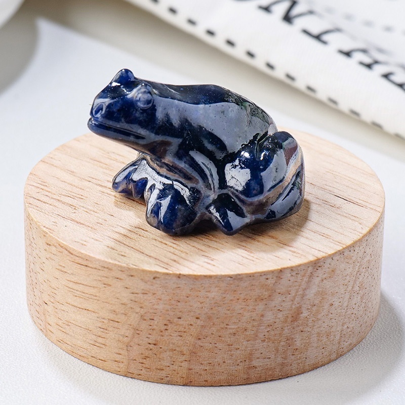 Natural crystal frog carvings Crystal raw stone animal ornaments