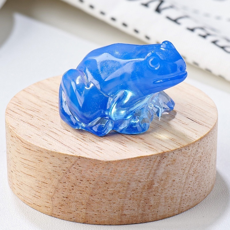 Natural crystal frog carvings Crystal raw stone animal ornaments