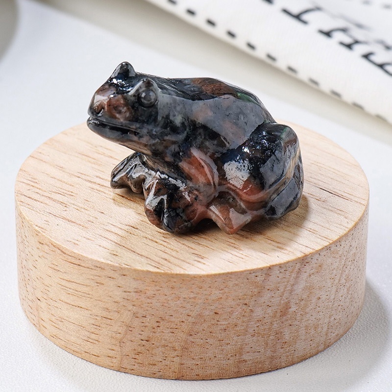 Natural crystal frog carvings Crystal raw stone animal ornaments
