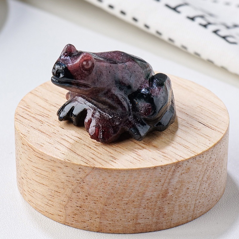 Natural crystal frog carvings Crystal raw stone animal ornaments