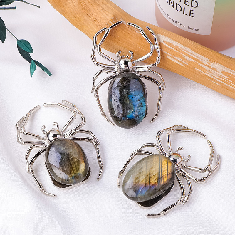 Natural crystal labradorite alloy spider ornaments crystal crafts