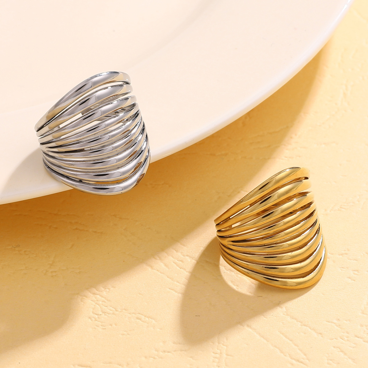 Stainless steel personality exaggerated metal ring 14K high-grade open adjustable hollow line ring