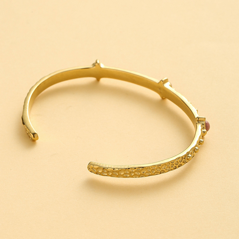 Stainless steel bracelet with natural stone Retro thin light luxury C-shaped titanium steel bracelet