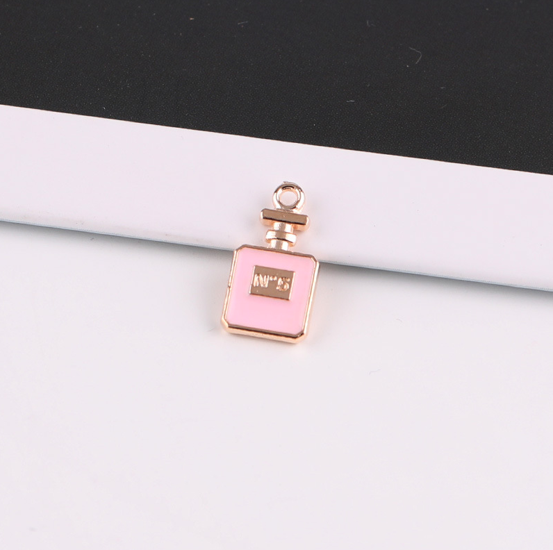 10 Pieces/Bag-alloy oil drip black and white Chanel style high heels pendant