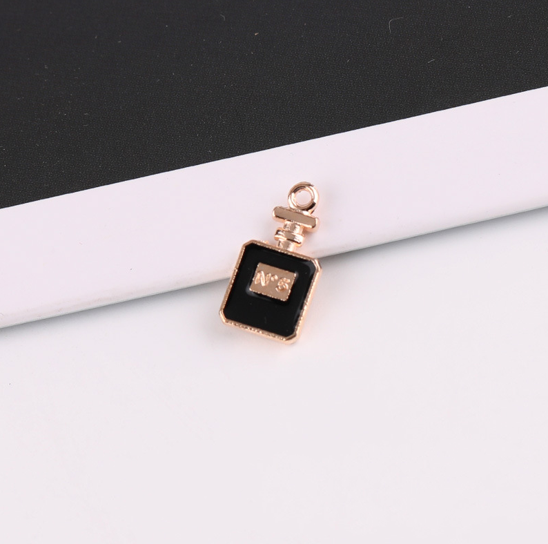 10 Pieces/Bag-alloy oil drip black and white Chanel style high heels pendant