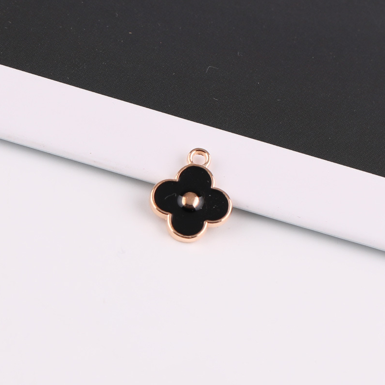10 Pieces/Bag-alloy oil drip black and white Chanel style high heels pendant