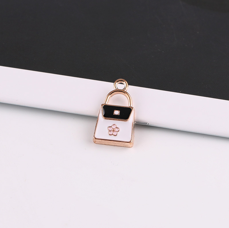 10 Pieces/Bag-alloy oil drip black and white Chanel style high heels pendant