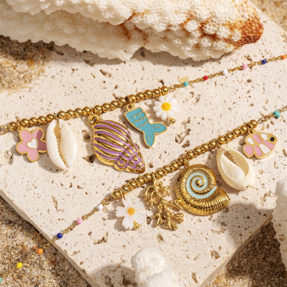 Ocean beach style stainless steel necklace does not fade waterproof conch shell pendant necklace