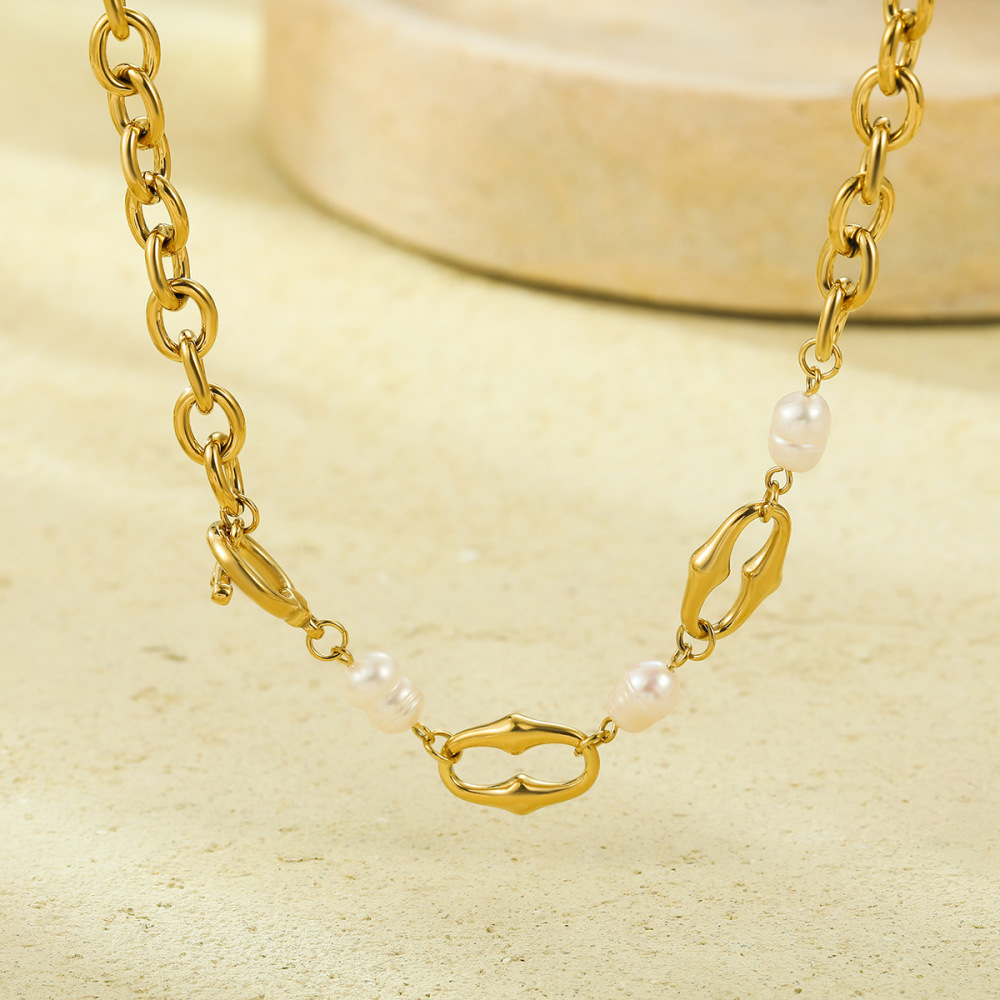 Stainless steel necklace stitching craftsmanship inlaid with pearl chain high-end clavicle necklace