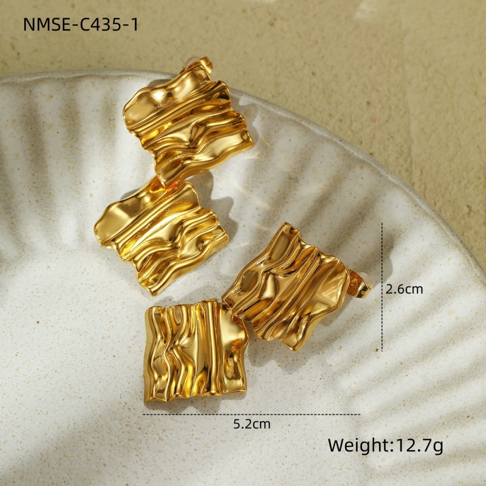 French style exaggerated stainless steel earrings light luxury retro palace style Ear ornaments