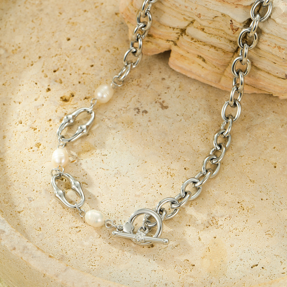 Stainless steel necklace stitching craftsmanship inlaid with pearl chain high-end clavicle necklace
