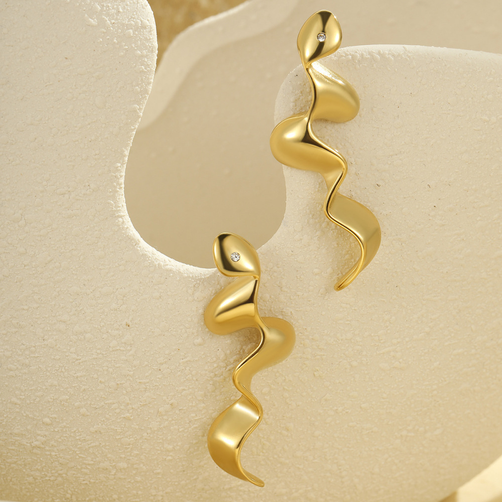 Personality, simple, irregular, fashionable, 18K geometric retro snake-shaped earrings