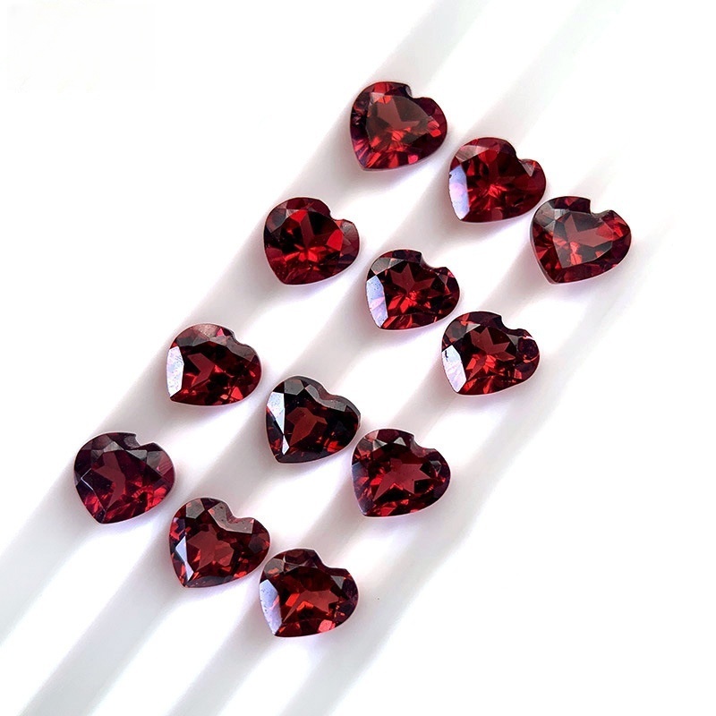 20pcs/bag Natural garnet heart ring face