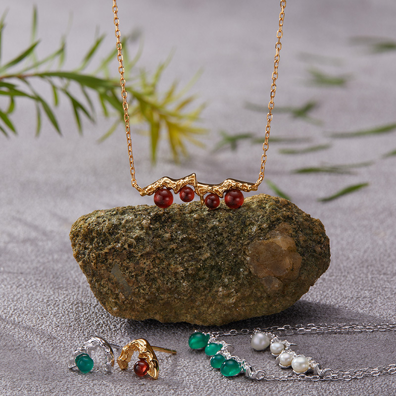 S925 sterling silver inlaid with natural pearl gemstone art necklace