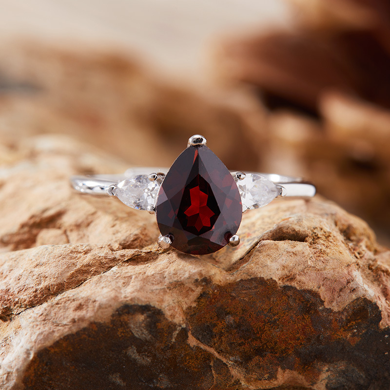 S925 sterling silver inlaid teardrop-shaped natural crystal ring