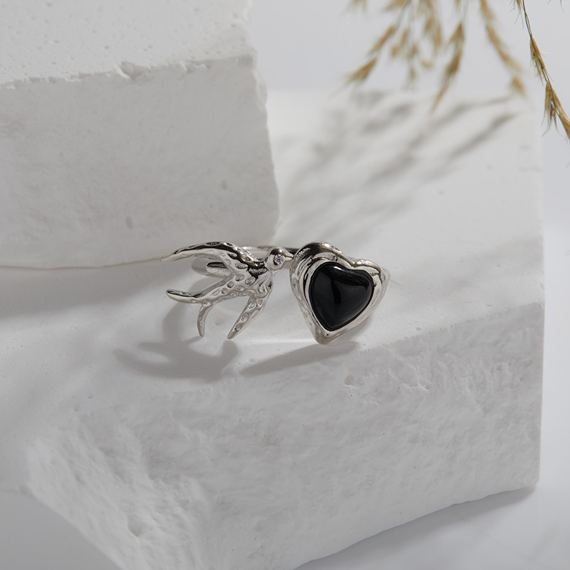 S925 sterling silver inlaid with natural black agate love ring