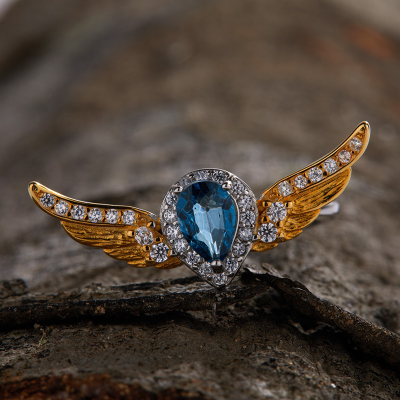 S925 sterling silver inlaid with natural topaz hummingbird ring