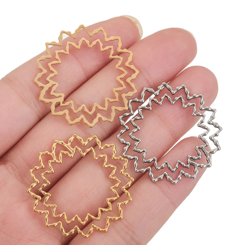 10pcs/bag Stainless steel retro hollow flower pendant DIY accessories