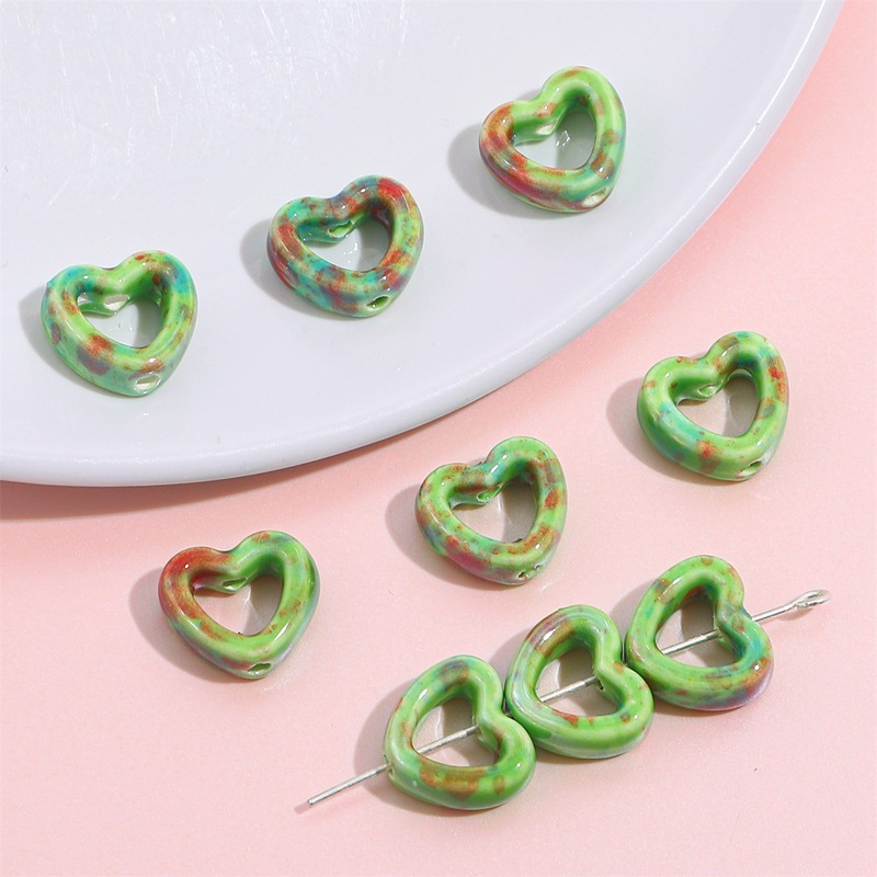 40 pcs/bag 12×13mm Ink-Painted Hollow Heart Ceramic Beads DIY Accessories